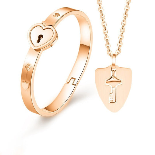 Armband och halsband med låsnyckel