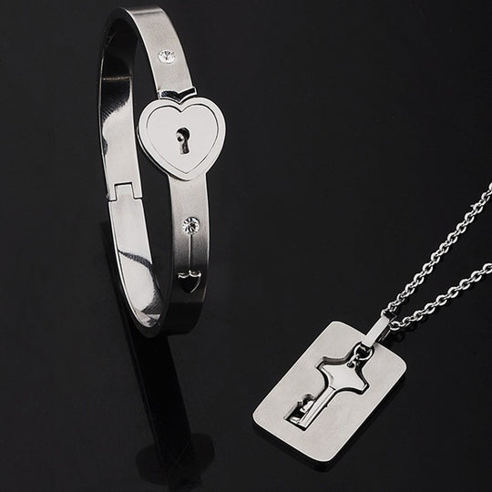 Armband och halsband med låsnyckel