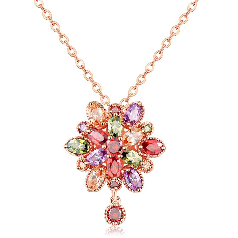 Skimrande blommigt halsband med zirkoner