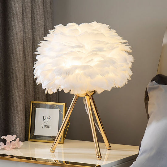 Elegant Feather LED Lampa