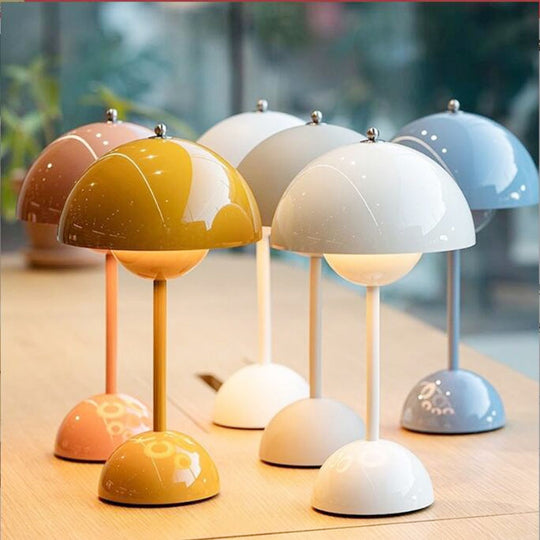 Uppladdningsbar bordslampa med svamp