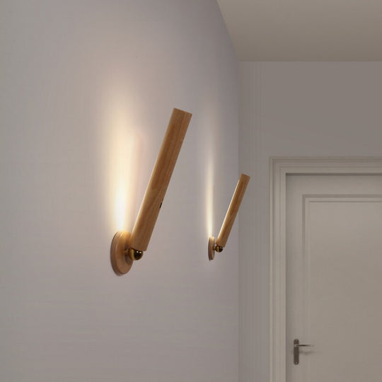 Svängbar Trävägglampa