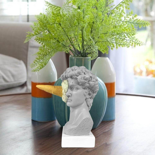 Davids Is Cream Skulptur