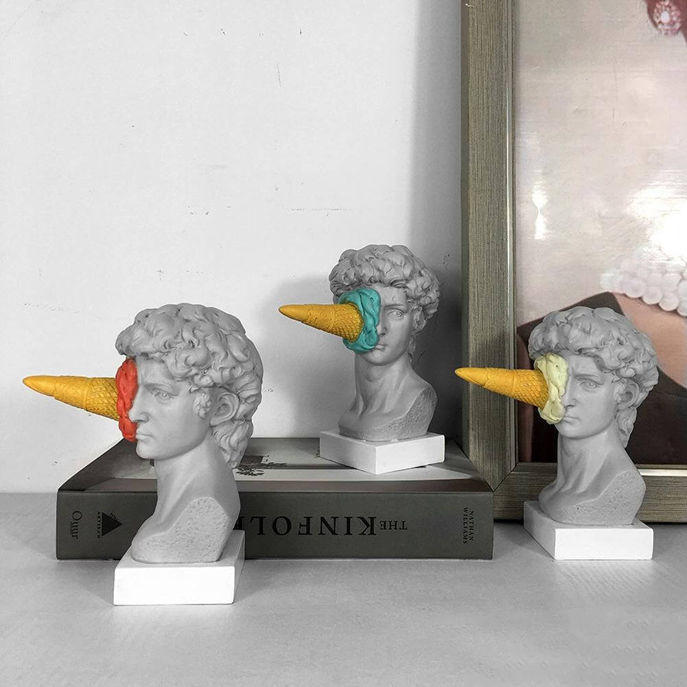Davids Is Cream Skulptur