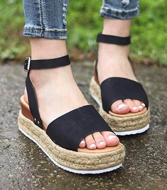 Sandaler för kvinnor under sommaren