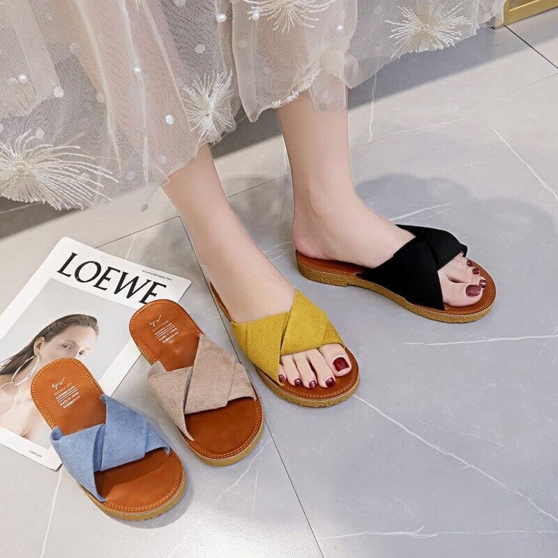 Sandaler med kors och tvärband
