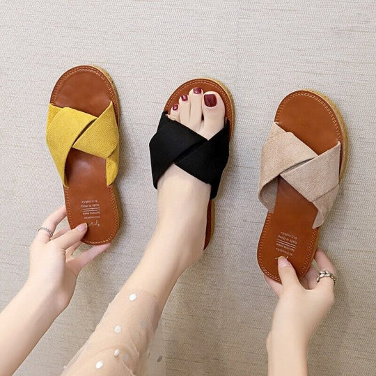 Sandaler med kors och tvärband
