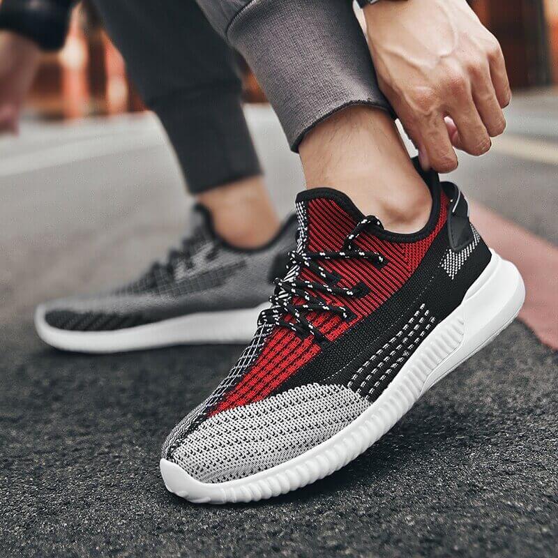 Sneakers för män i vävt mesh