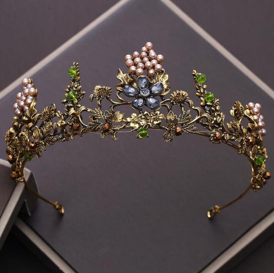 Skogsdrottning Tiara