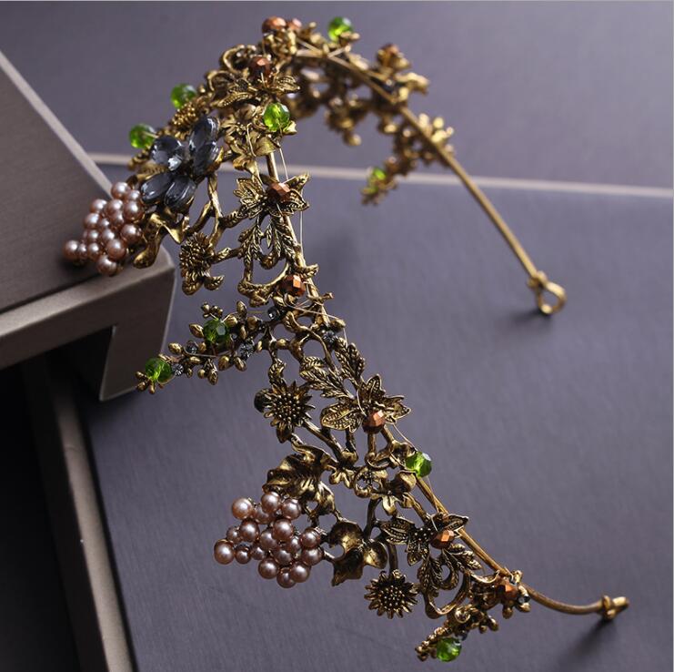 Skogsdrottning Tiara