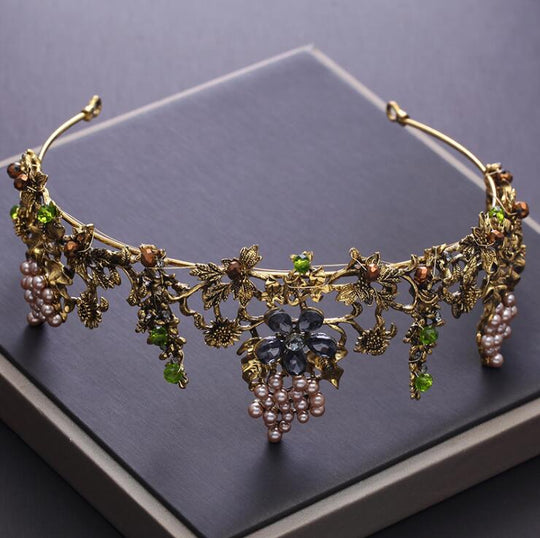 Skogsdrottning Tiara