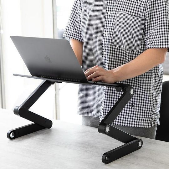 Ergonomiskt justerbart stativ för bärbar dator