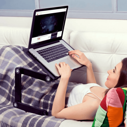Ergonomiskt justerbart stativ för bärbar dator
