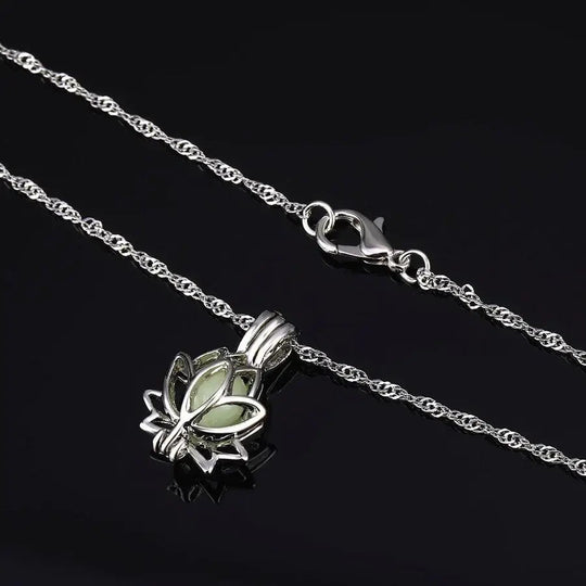 Glödande Lotusblomma Halsband