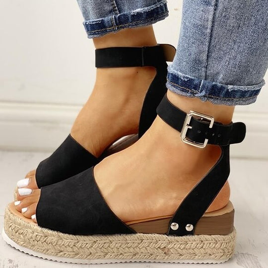 Sandaler för kvinnor under sommaren